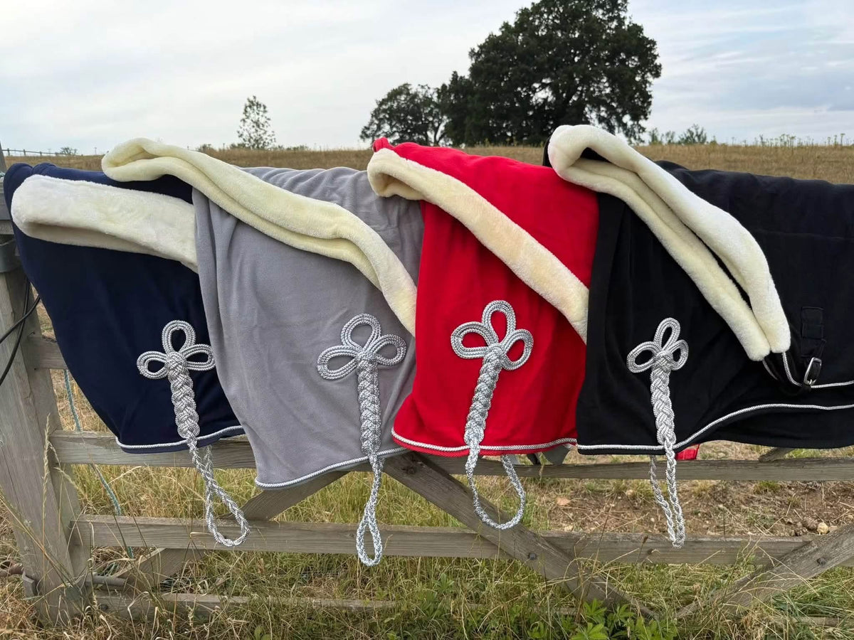 Fleece Rug with Collar