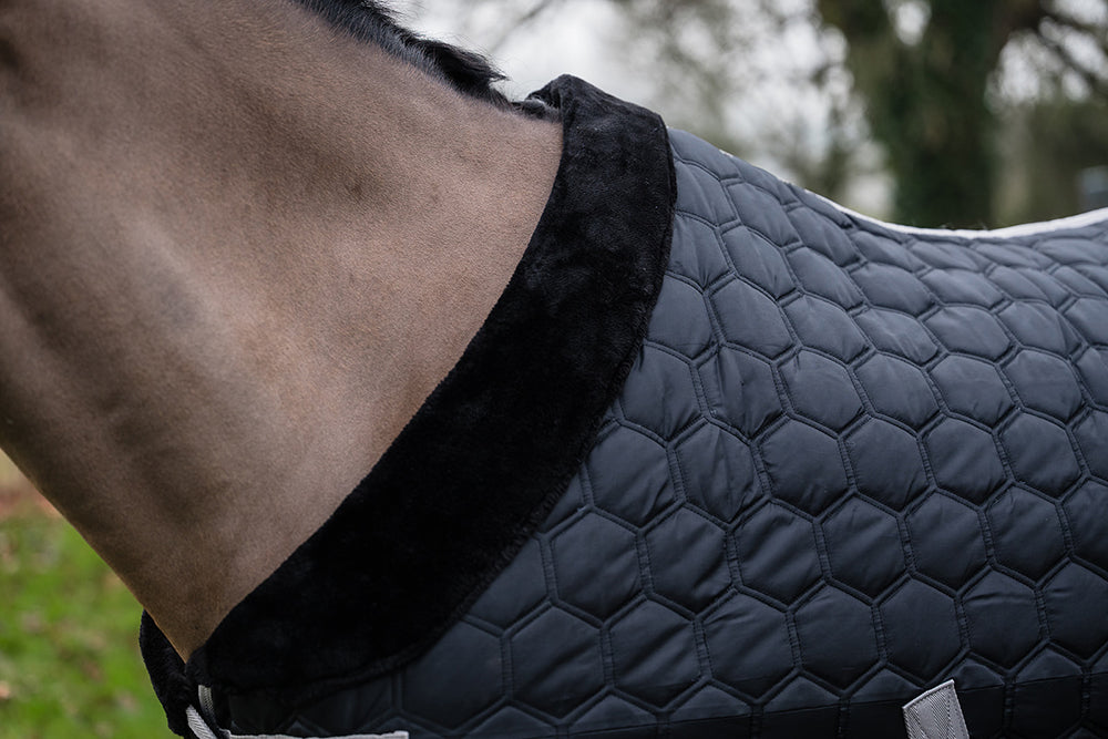 Rhinegold Michigan Hexagon Stable Rug Quilt